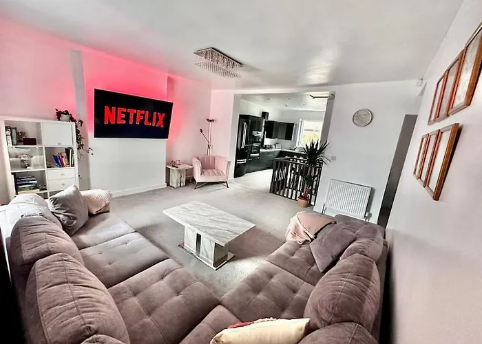 Spacious Modern Duplex Apartment
