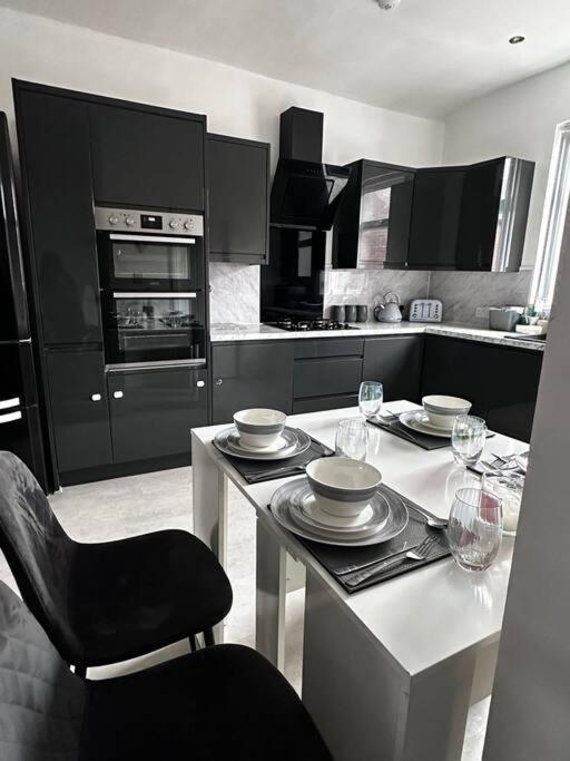 Spacious Modern Duplex Rochdale