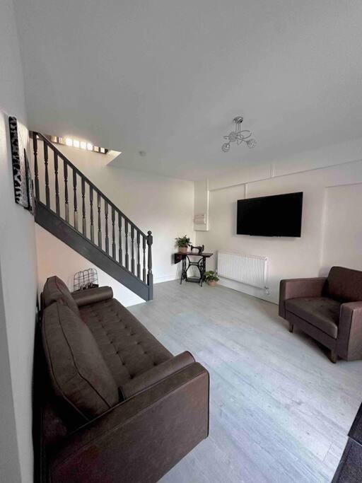 Spacious Modern Duplex Apartment