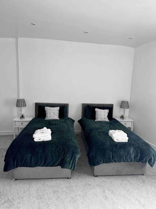 Spacious Modern Duplex Rochdale
