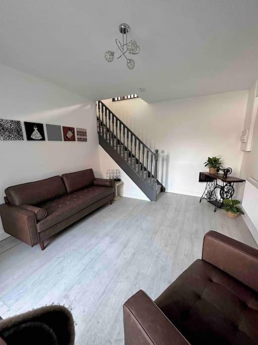 Spacious Modern Duplex Rochdale